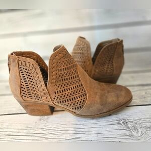 Fergalicious by Fergie Ankle Boots, Women's Size 7.5 M, Tan